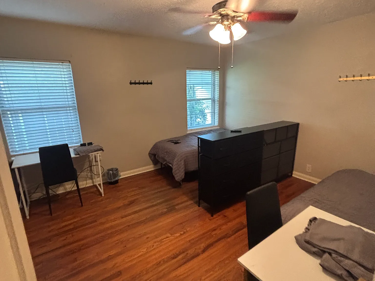 4 bed, 1600 sqft, $2,500 — Photo 2