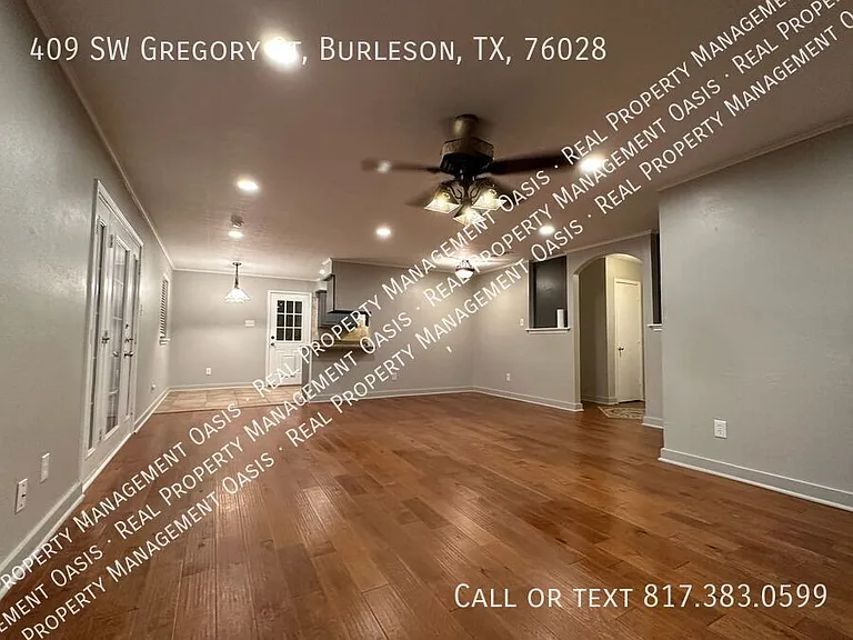 409 SW Gregory St — Photo 3
