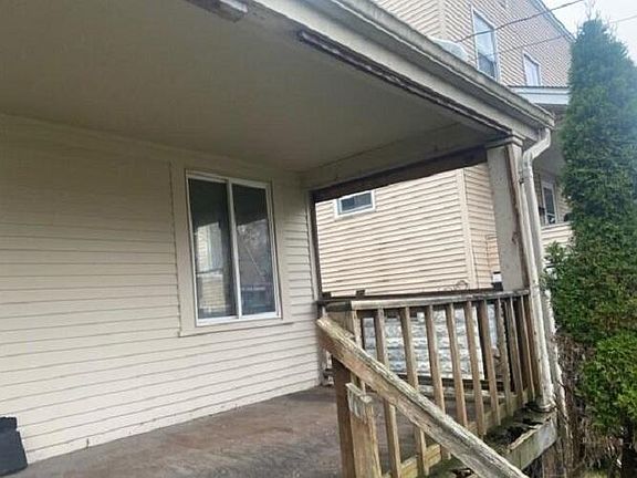 5th image of 1621 1st St
