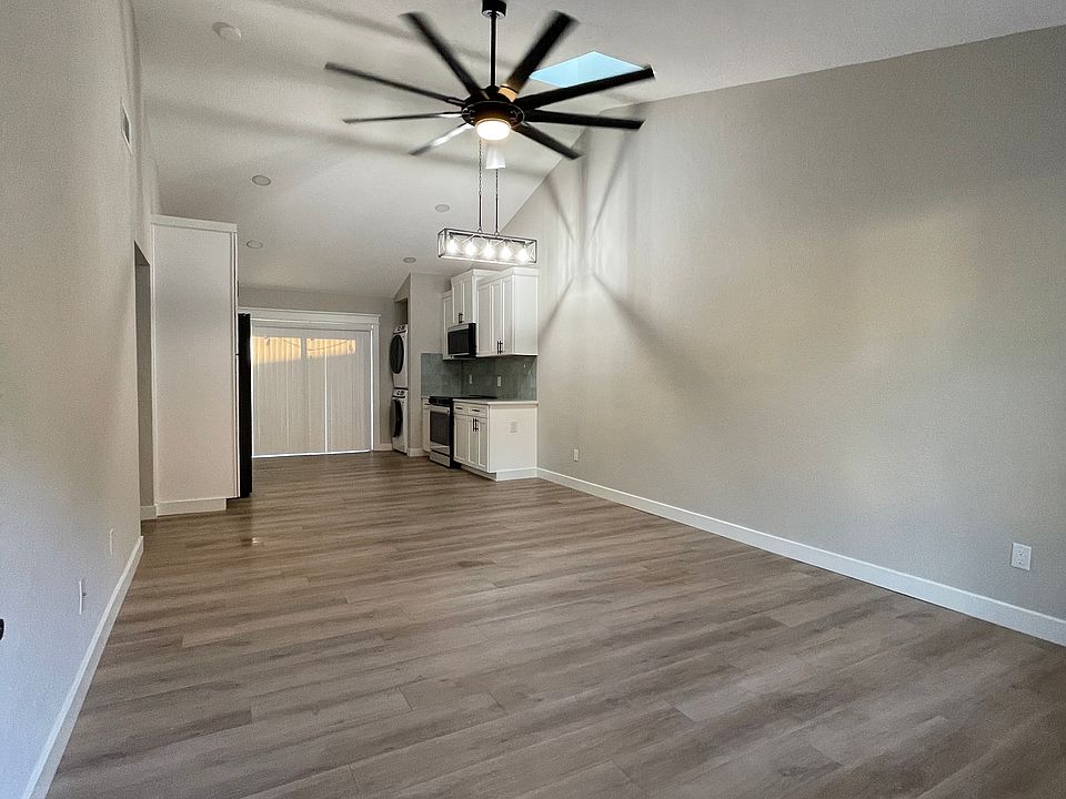 1st image of 340 Douglas Way