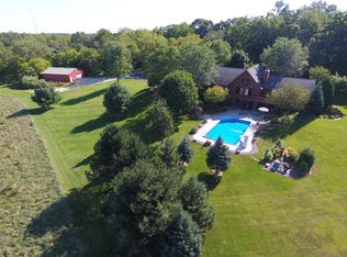 7660 McHenry St, Burlington, WI 53105