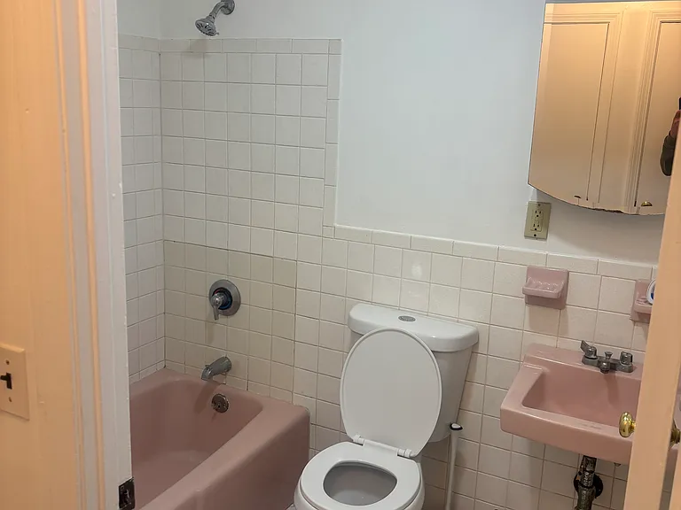 61 Storey Ave #6 — Photo 5
