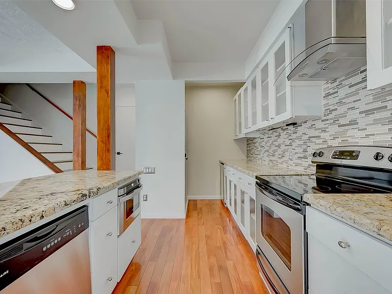 926 Heights Blvd — Photo 9
