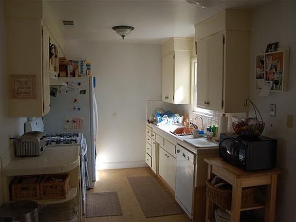 4th image of 1720 Oregon Dr