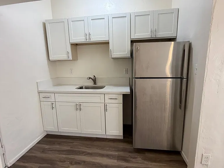 111 S Manhattan Pl #206 — Photo 3