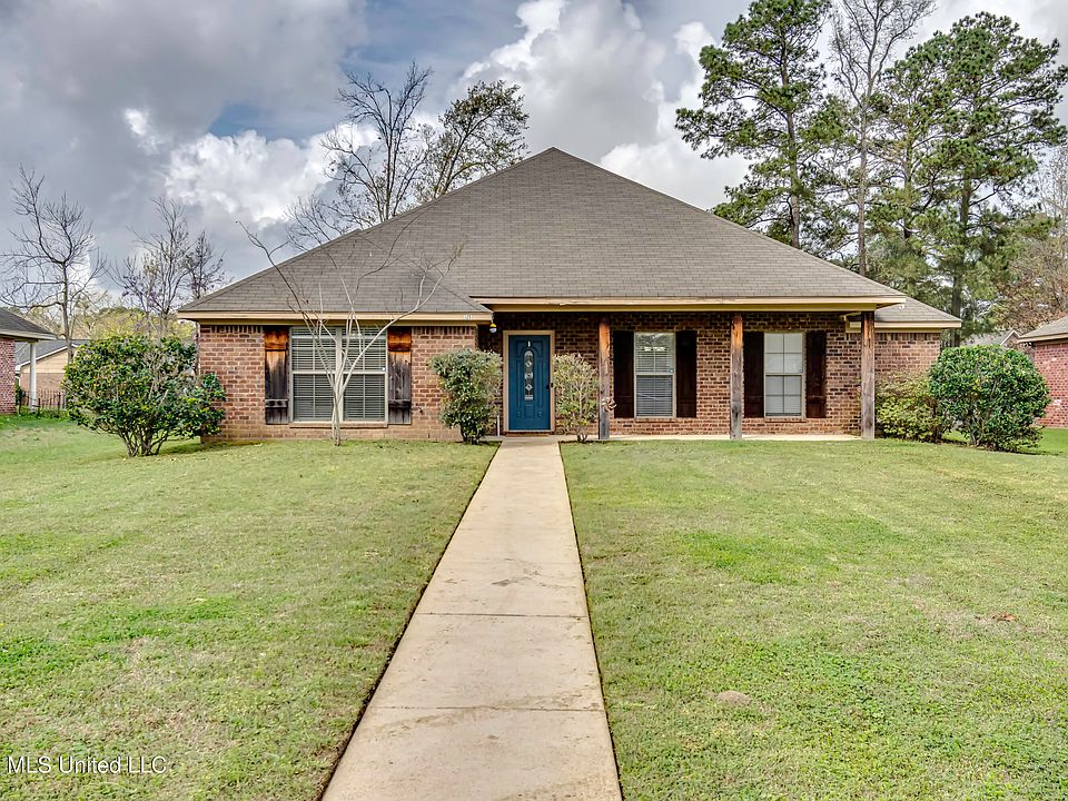 1st image of 125 Whispering Oaks Xing