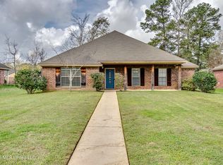 125 Whispering Oaks Xing, Pearl, MS 39208