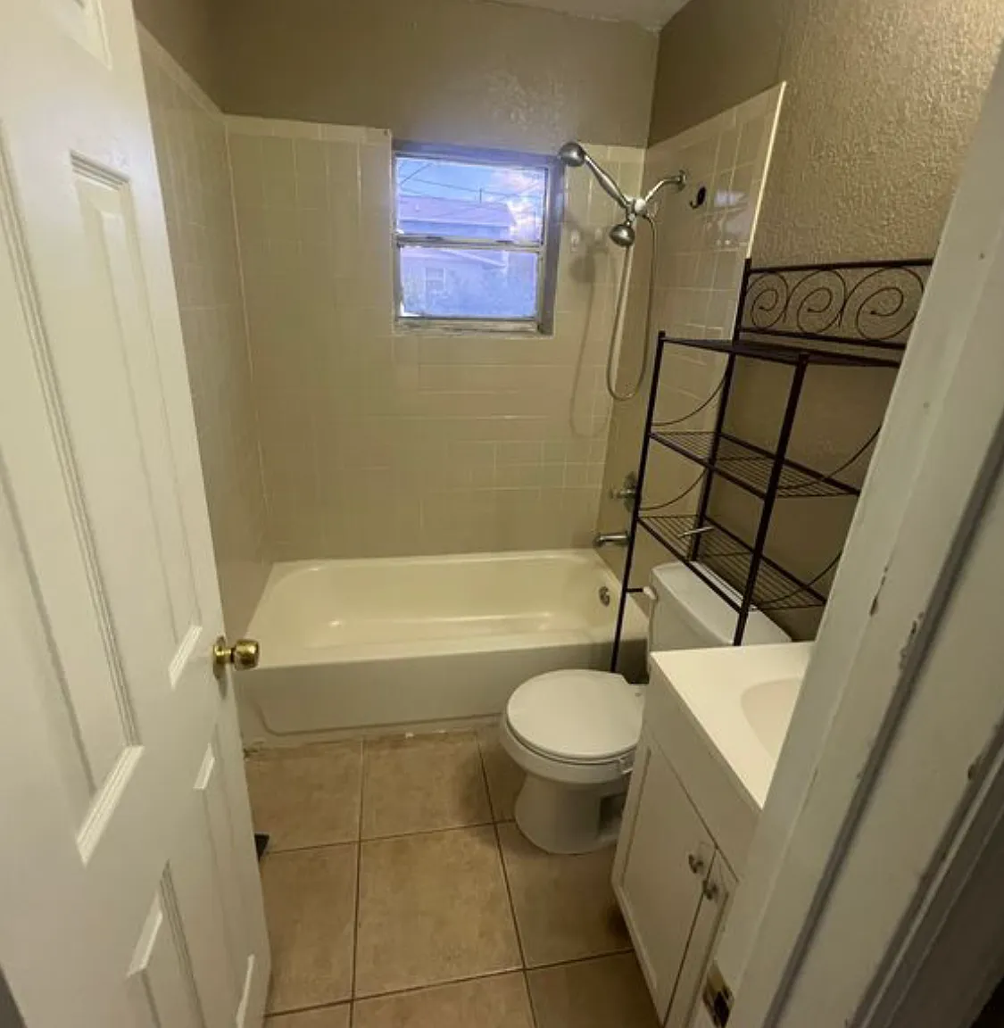 2 bed, 800 sqft, $1,200 — Photo 2