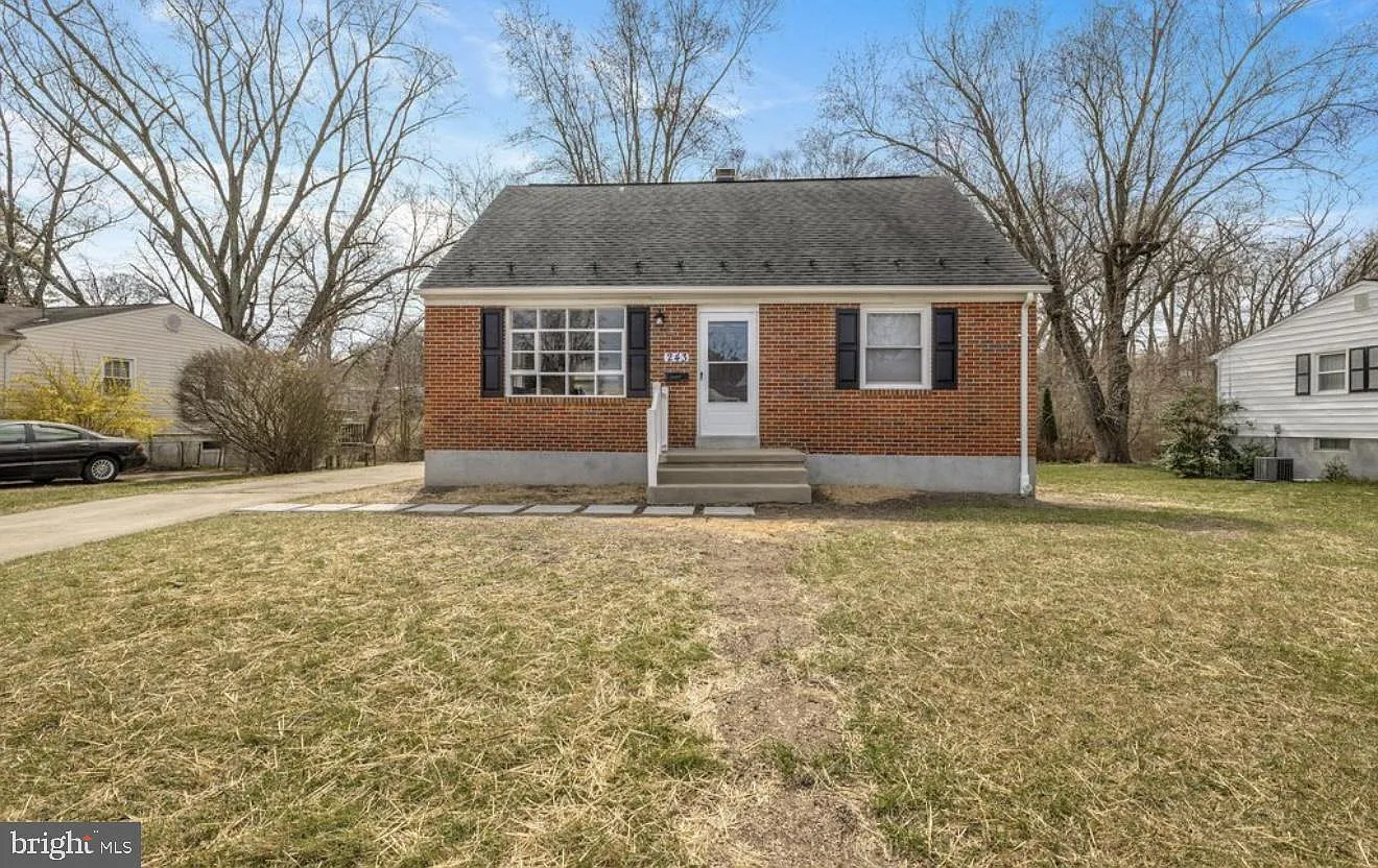 4 bed, 2.5 bath, 1648 sqft, $3,000 — Photo 1
