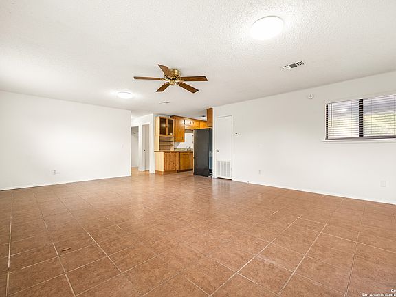 2nd image of 138 WOODS END
