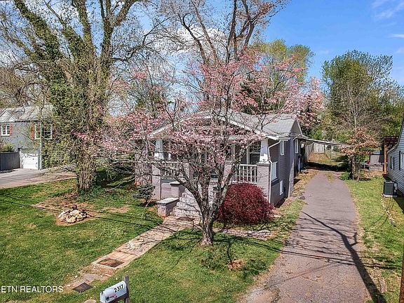 3rd image of 2317 Fair Dr