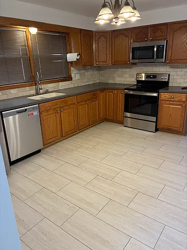 N Washtenaw Ave Photo 1