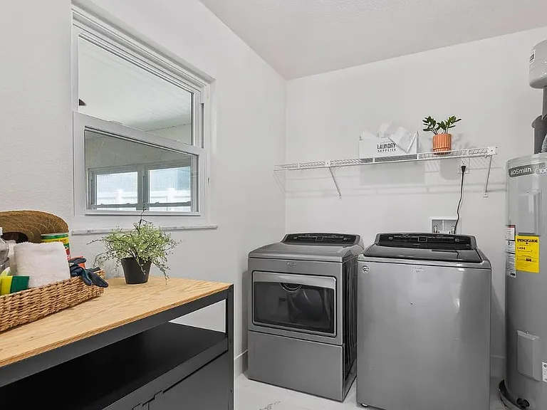 1604 S Oceanshore Blvd — Photo 17