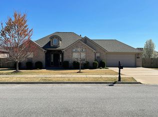 4039 W Song Bird Pl, Fayetteville, AR 72704