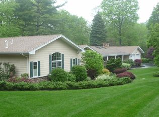 4 Brookwood Dr, Mahwah, NJ 07430