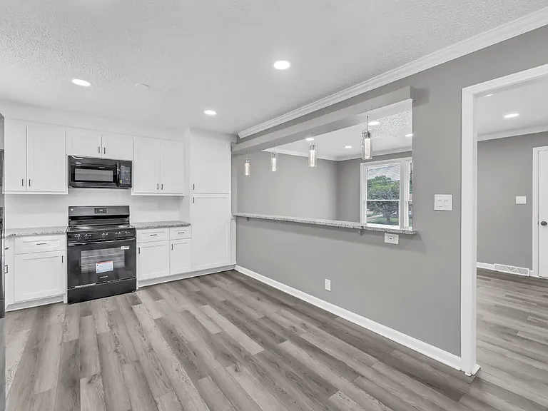409 Christopher Dr — Photo 8