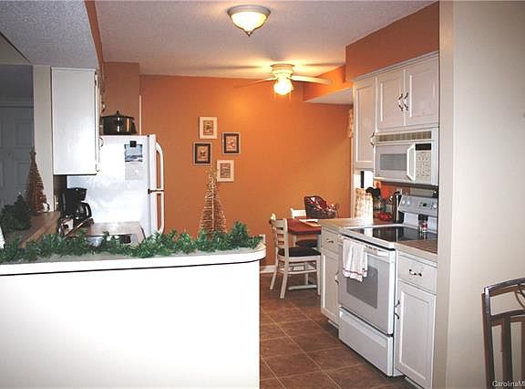 4th image of 7324 Winery Ln