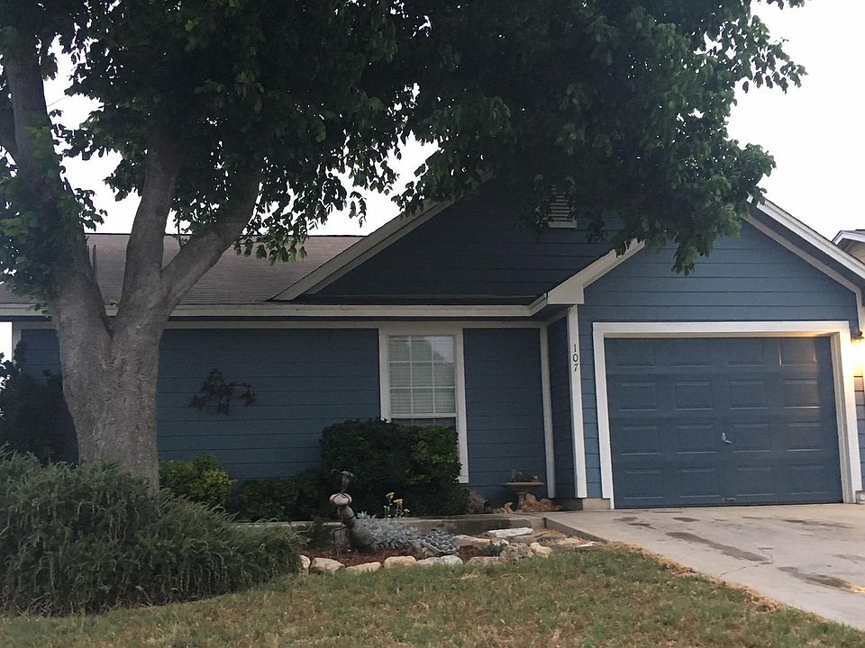 1st image of 107 Amelia Ct