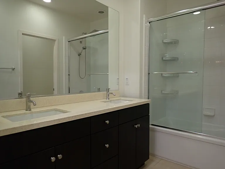 1112 El Paseo — Photo 11