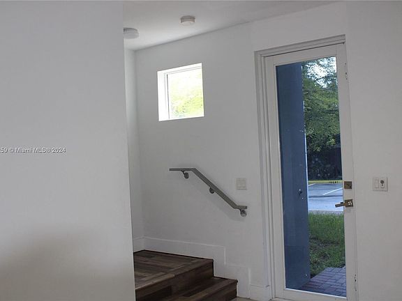 2nd image of 2013 Adams St Unit 4