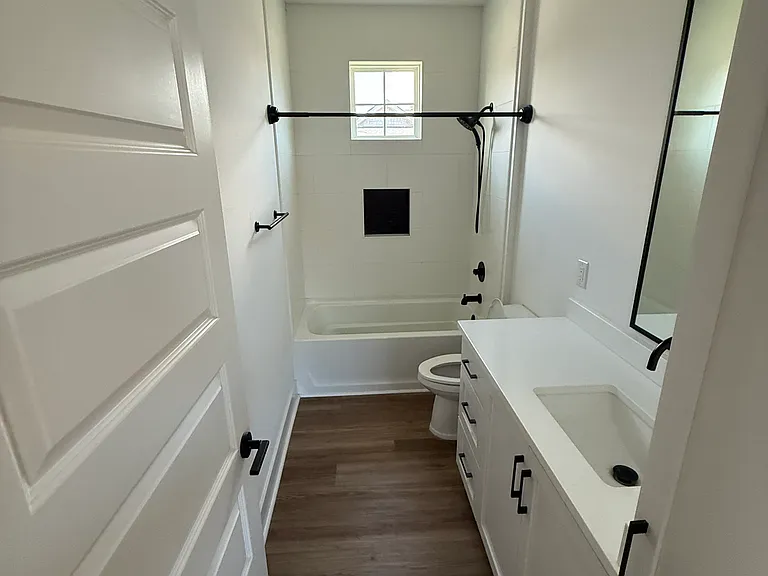 Full bath upstairs