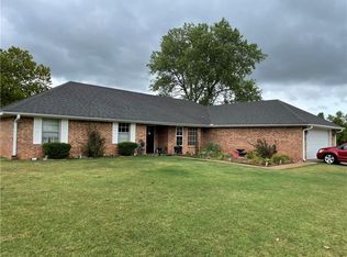 702 Cedar Ln, Tecumseh, OK 74873