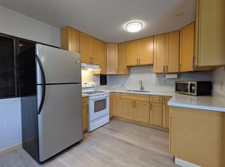 215 Azores St, Honolulu, HI 96813