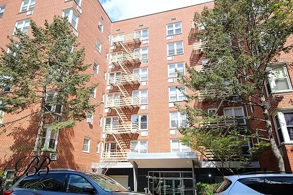 1st image of 1717 E 18th St APT 6T
