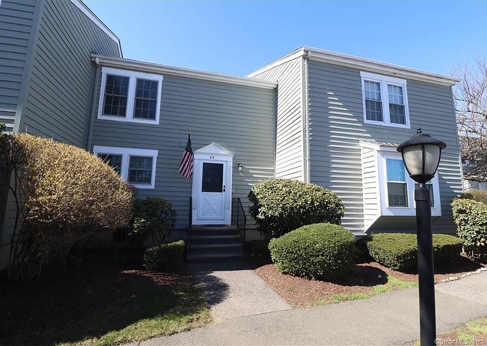 1st image of 44 Ferry Ct #44
