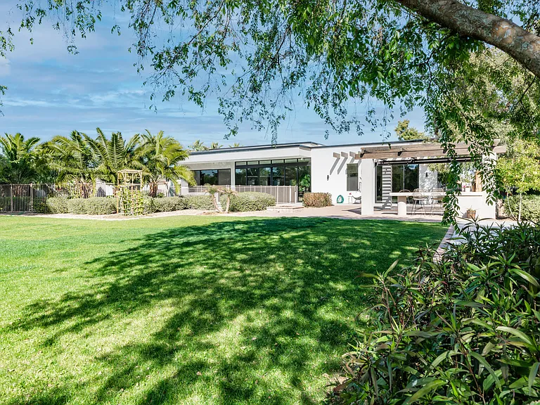 7417 E Paradise Dr — Photo 58