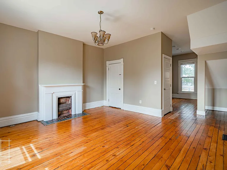 216 W. Hubbard Ave — Photo 6