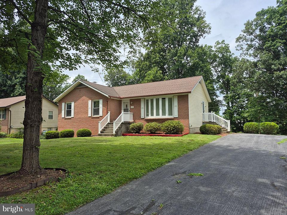 1st image of 167 Packett Dr