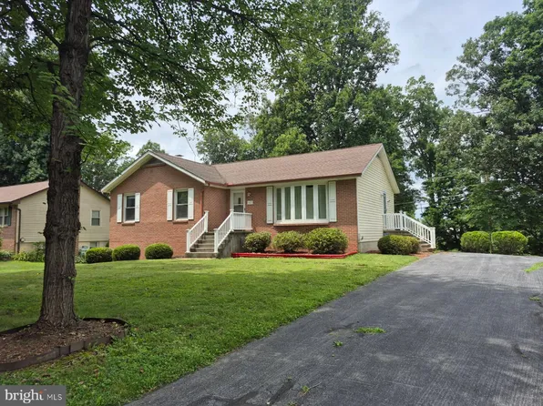 167 Packett Dr, Charles Town, WV 25414