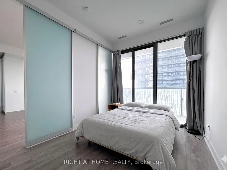 50 Charles St E #3613 — Photo 12
