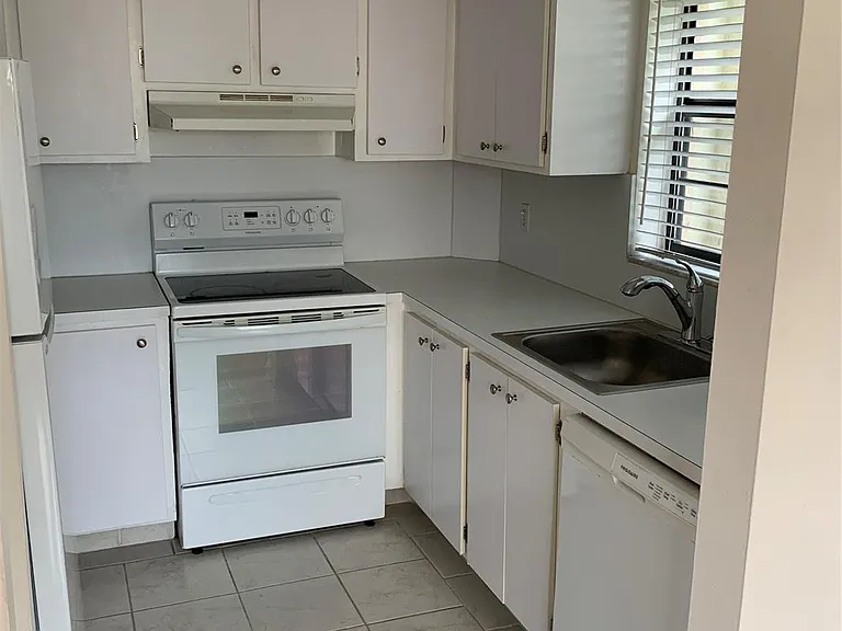 200 Jacaranda Country Club Dr #1B — Photo 6