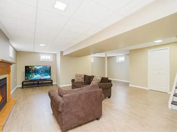 381 Burgher Avenue image 25 of 41