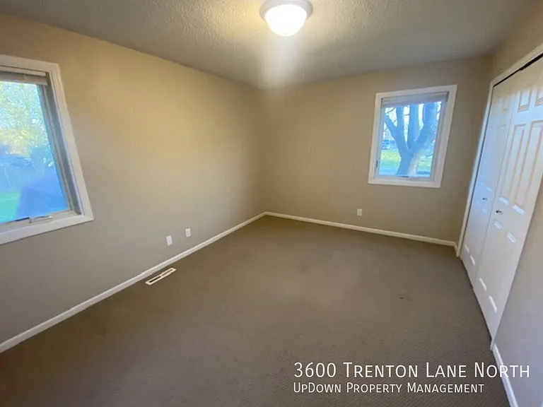 3600 Trenton Ln N — Photo 16