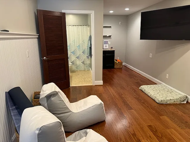 4th Room is private