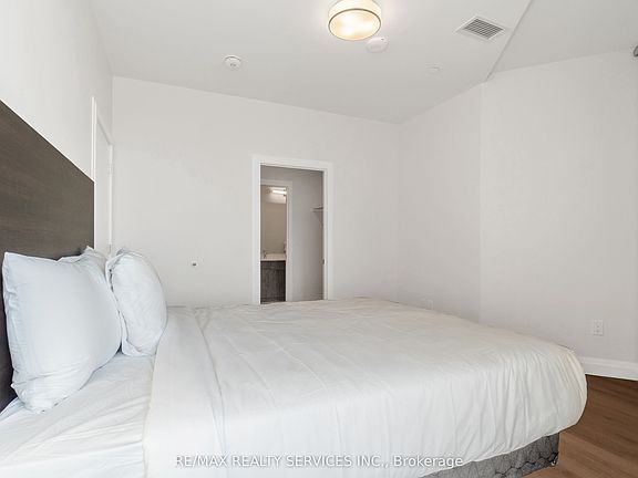 5th image of 30 Dean Park Rd #10