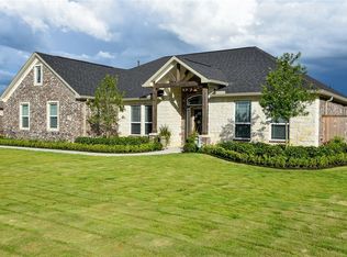 11518 Kings Point Blvd, Mont Belvieu, TX 77535