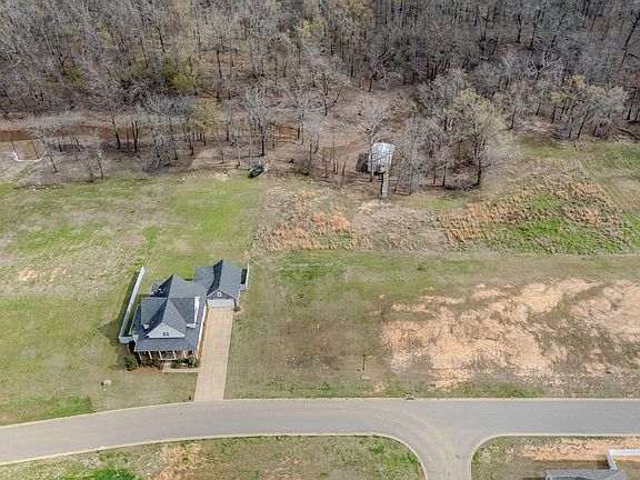 2nd image of 205 Bella Vista Dr