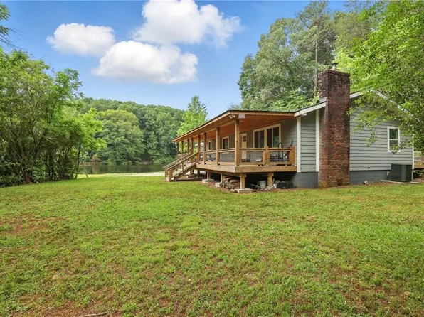 1935 Sam Bell Rd, Clarkesville, GA 30523