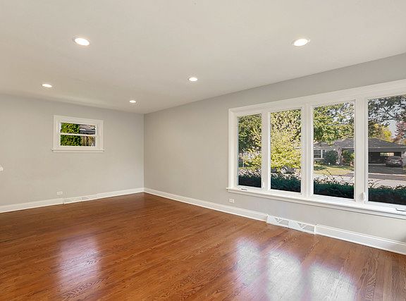 2nd image of 1509 W Fremont St