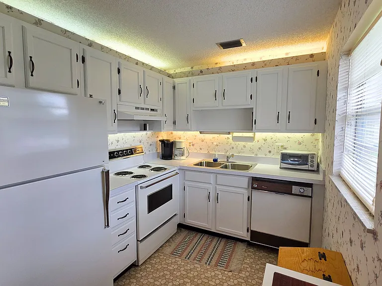 60 Woodland Dr #205 — Photo 14