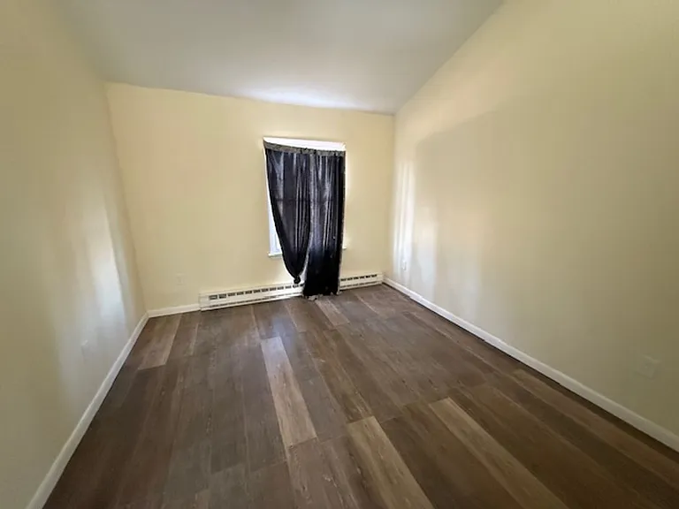39 Medbury Ave — Photo 13