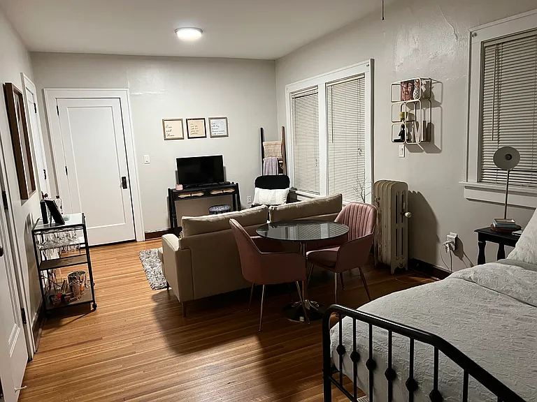 405 Oakdale St #6 — Photo 4