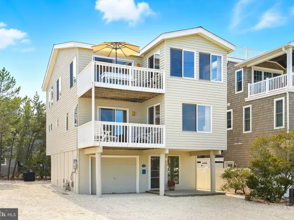 204 E 26th St, Brant Beach, NJ 08008