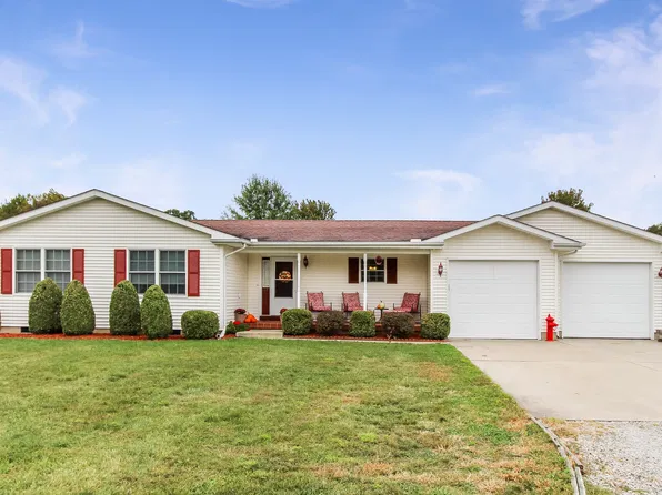 49 Lakeside Villa, Sullivan, IL 61951