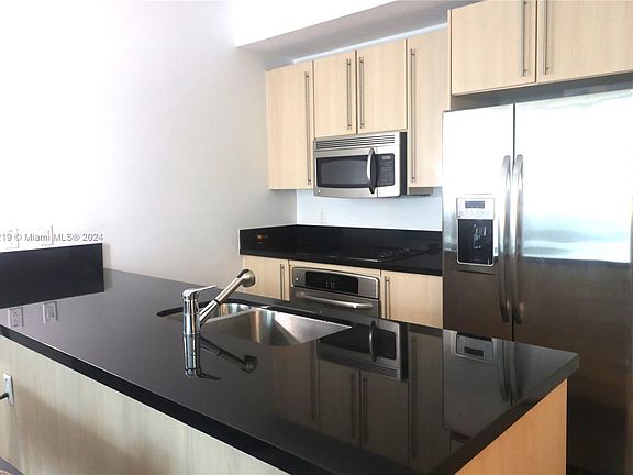 2nd image of 1111 SW 1st Ave APT 1521