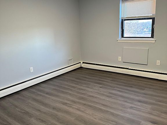 5th image of 5231 Oxford Ave APT G4